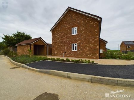 3 bedroom semi-detached house to rent - Photo 4