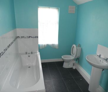 2 bedroom end of terrace house to rent - Photo 5