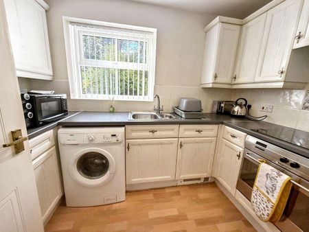 2 bed apartment to rent in NE12 - Photo 4