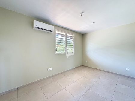 Location Appartement 3 pièces 63m² MATOURY 97351 - Photo 3