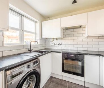 2 bedroom semi-detached house to rent - Photo 4