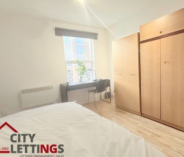 4 Bedroom Mid Terraced House - Photo 4