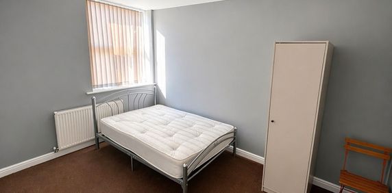 Room in a Shared House, Bevercotes Road, S5 - Photo 2