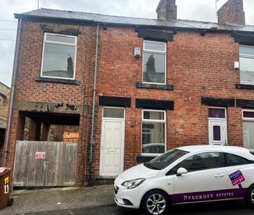 3 bed Terraced - To Let - Photo 6