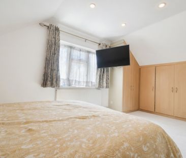 4 bedroom Detached house to rent - Photo 1