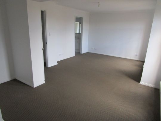 25 Redward Avenue, Greenacres SA 5086 - House For Rent | Domain - Photo 1