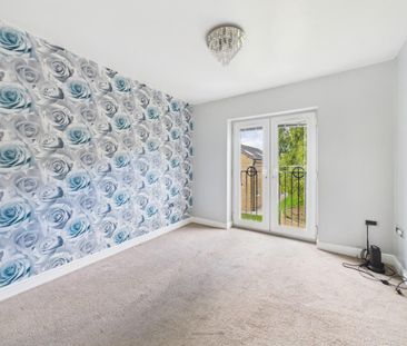 2 bedroom Flat To Let - Photo 3