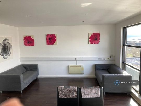 2 bedroom flat to rent - Photo 1