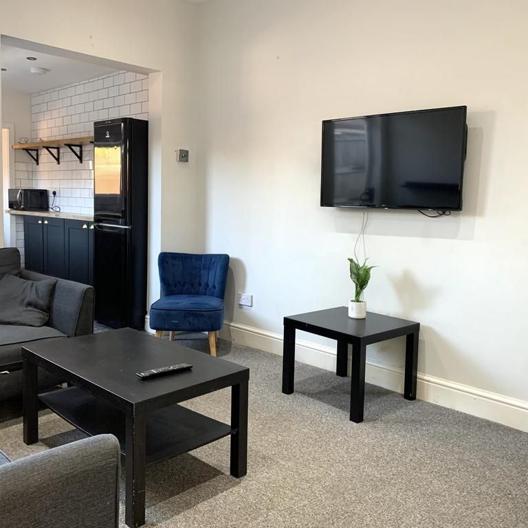 3 bedroom terraced house to rent - Photo 1