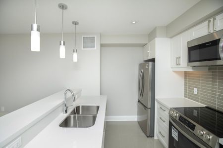 Benson Apartments - Photo 2