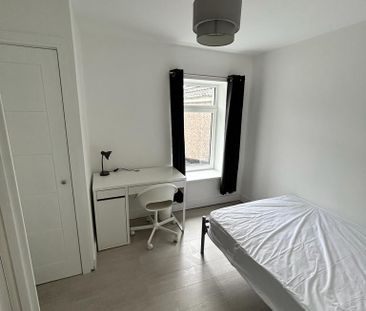Room For Rent Queen Street, Pontypridd - Photo 6