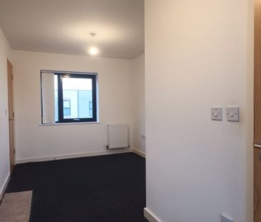 3 Bed Terraced House, Cooke Place, M5 - Photo 3