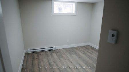 For Lease - 1072 Jalna Boulevard, London South, Ontario - Photo 5