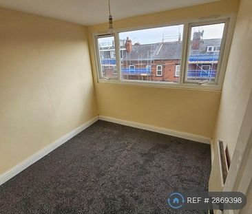 3 bedroom terraced house to rent - Photo 3
