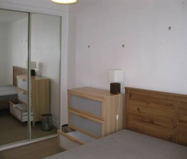 Spacious one bed flat - Student Accommodation Dundee - Photo 3