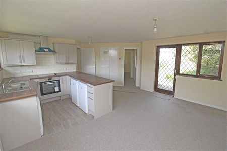 2 bedroom bungalow to rent Kensington Drive, Great Holm, Milton Keynes, MK8 - Photo 5