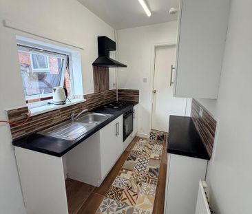 3 bedroom terraced house to rent - Photo 6