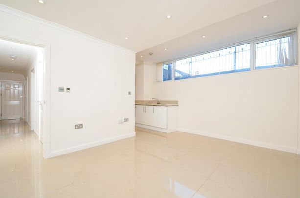 London Road, . - Photo 1