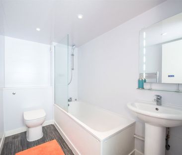 2 bedroom apartment to rent - Photo 5