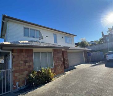 Light and bright in Northcross - minor dwelling also available - Photo 2