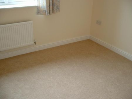2 bedroom semi-detached house to rent - Photo 3