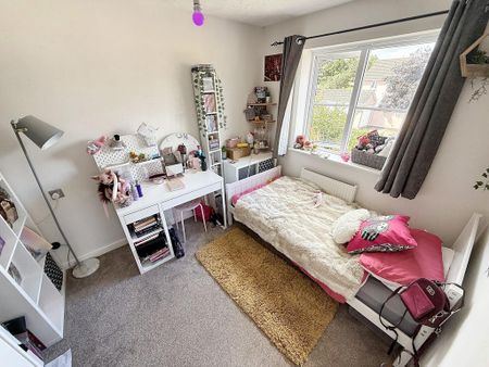 3 bedroom semi-detached house to rent - Photo 5