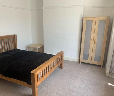4 bedroom terraced house to rent - Photo 3