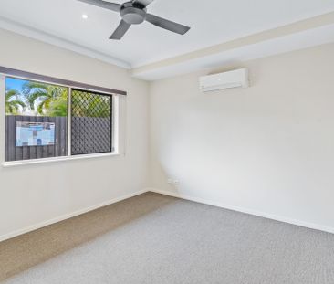 SPACIOUS FAMILY HOME WITH POOL AND SOLAR - Photo 3