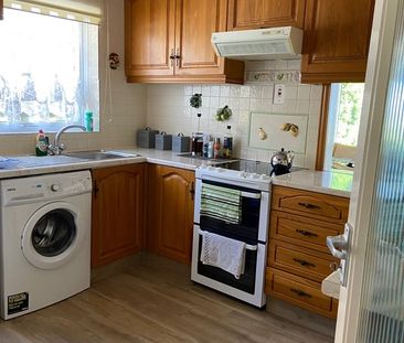 2 Bed Bungalow, Warren Close, BN2 - Photo 6