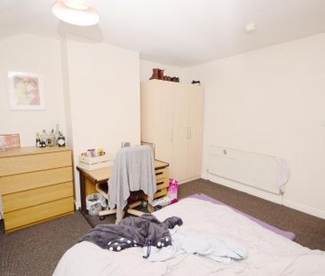 4 bedroom terraced house to rent - Photo 6