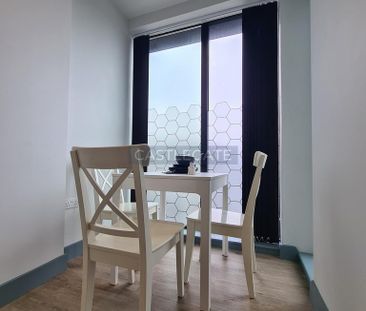 1 bedroom in a flat share to rent - Photo 4