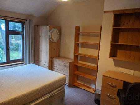 4 bedroom terraced house to rent - Photo 2