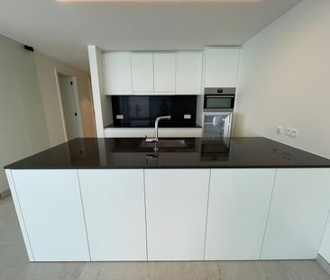 Luxe aan de Zeedijk: Prachtig 2-Slaapkamer Hoekappartement in Blank... - foto 4