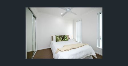 STYLISH LOW MAINTENANCE DUPLEX - Photo 4