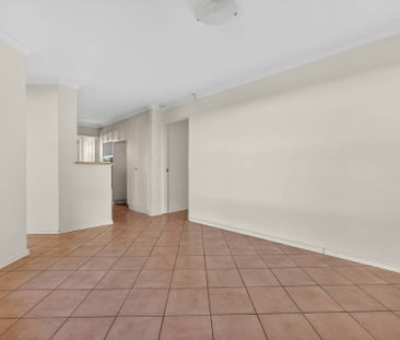 Light & Leafy Villa Bedford - Photo 4