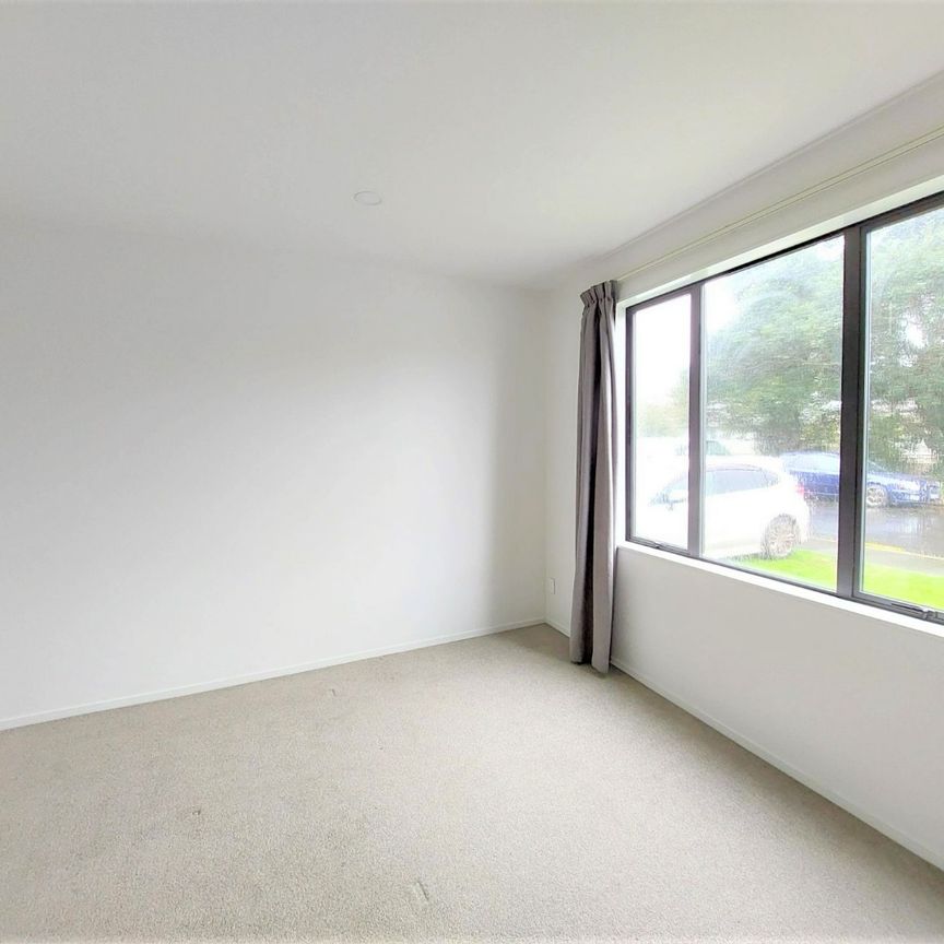 Large Townhouse in Sandringham! - Photo 1