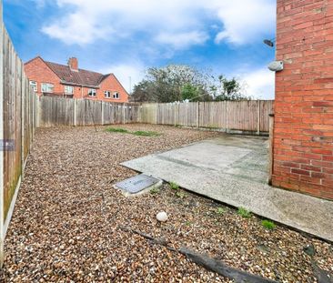 3 bedroom end of terrace house to rent - Photo 5