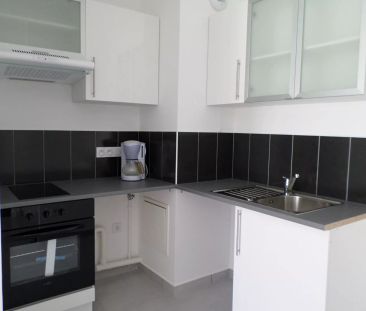 APPARTEMENT DE 2 PIECES AVEC JARDIN A LOUER A PLAISIR - Photo 2