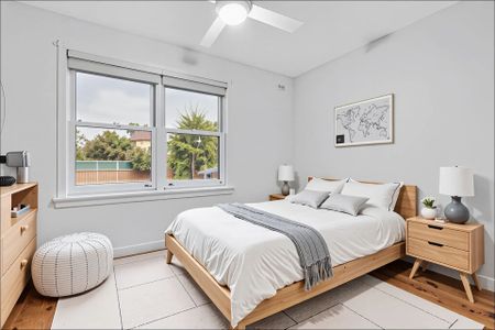 Family Home in Central Lavington Location. A MUST SEE! - Photo 2