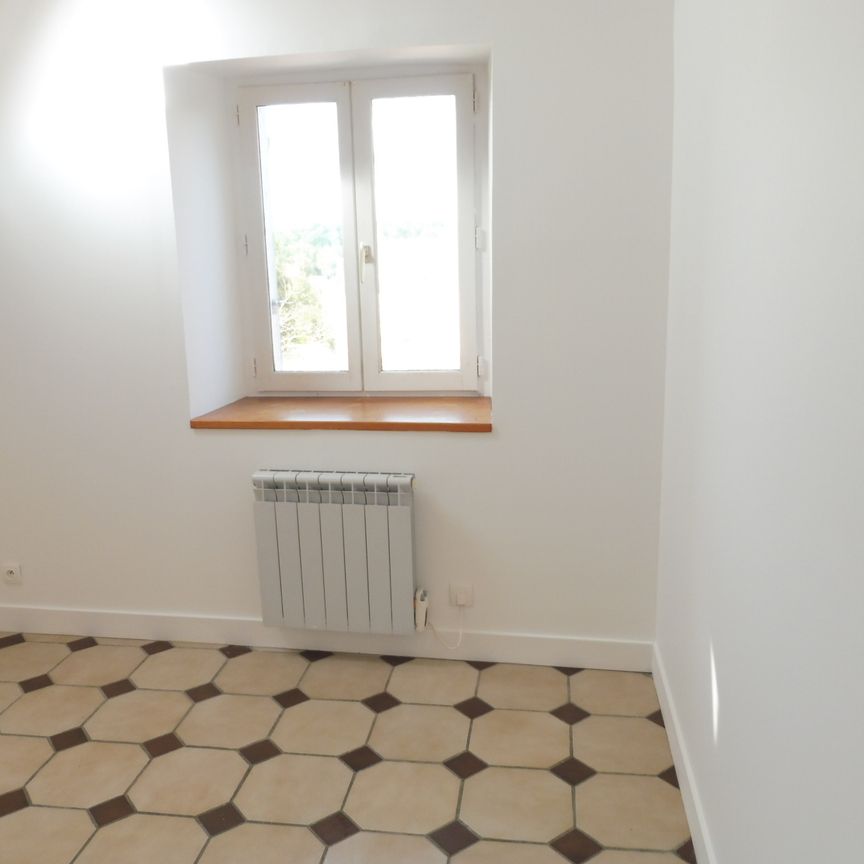 Location Appartement 4 pièces 62m² GUIGNES 77390 - Photo 1