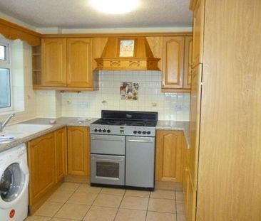 3 bedroom semi-detached house to rent - Photo 3