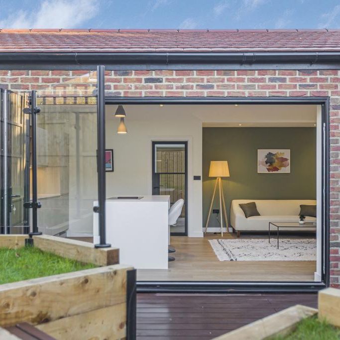 3 bedroom bungalow to rent - Photo 1