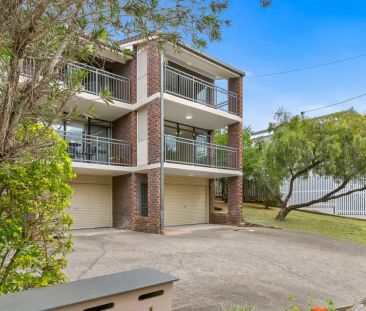 “Renovated multi-level townhouse with city and park views” - Photo 6
