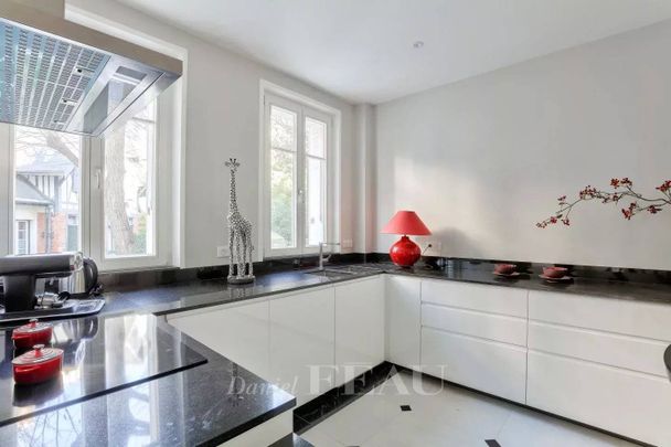 Location maison, Paris 16ème (75016), 9 pièces, 250.02 m², ref 85448712 - Photo 1