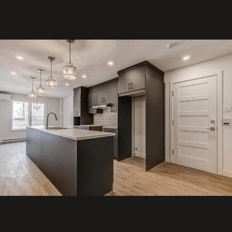 OCCASION : CESSION DE BAIL APPARTEMENT 5 1/2 2022 À 1298$/MOIS ST-HUBERT! FAITES VITE - Photo 1