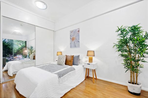 Convenient & Comfortable Studio in the Heart of Ashfield - Photo 1