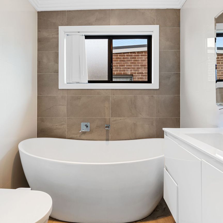 Free standing duplex - Photo 1