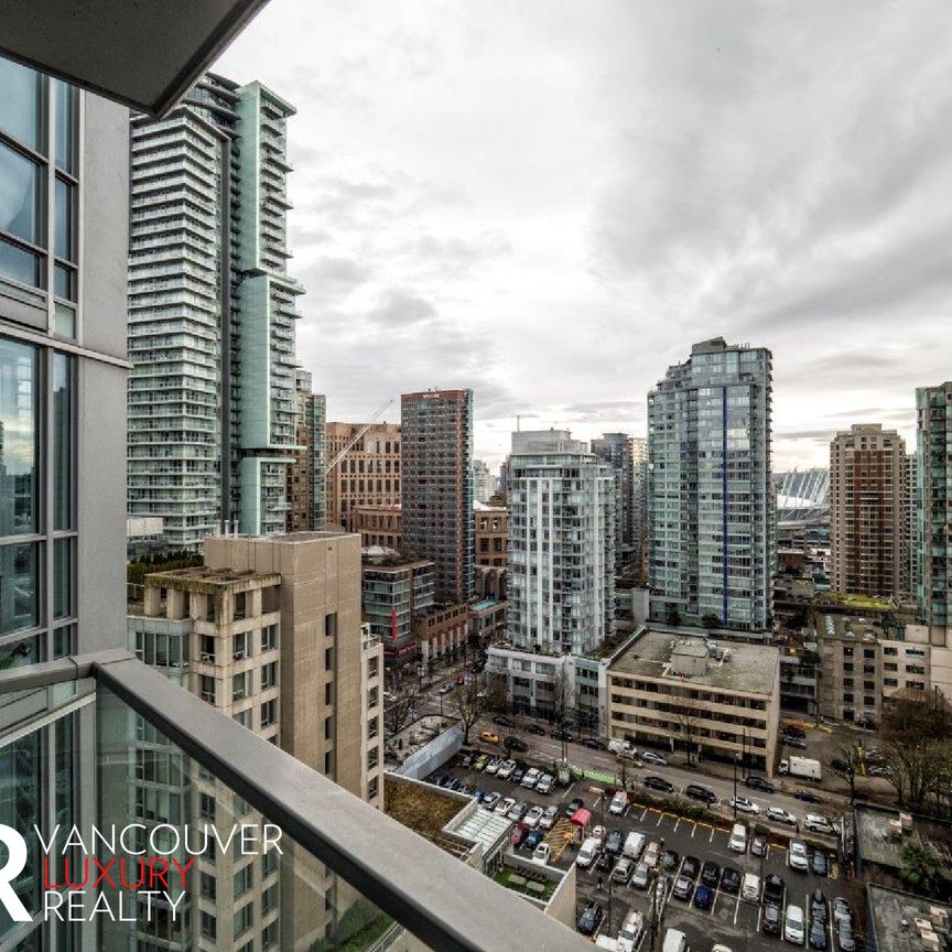 Condo in Downtown Vancouver, BC - Photo 1