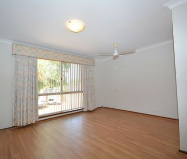 Large Family Home - Freshly Painted in Prime Halls Head Location! - Photo 4