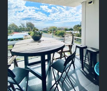 Fully furnished modern style unit with ocean views and rooftop ente... - Photo 6